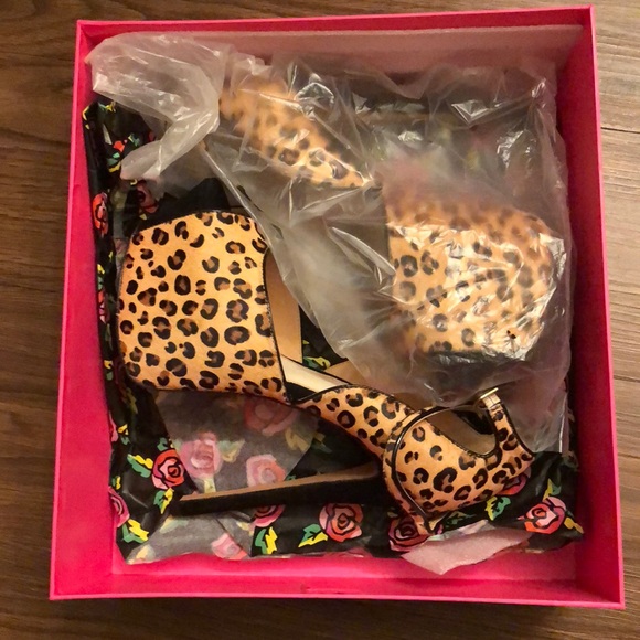 Betsy Johnson shoes - Picture 1 of 8
